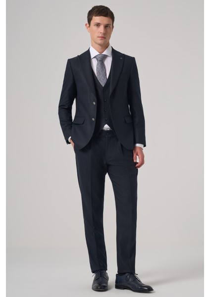 Erkek Lacivert Poliviskon Trend Çizgili Slim Fit Sivri Yaka Yelekli Takım Elbise modelleri