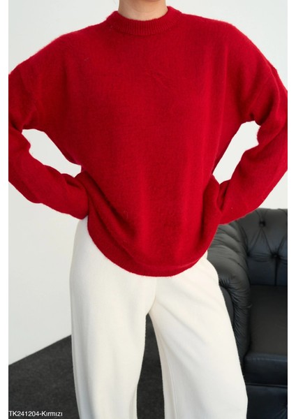 Tüylü Örgü Büyük Boy Yuvarlak Yaka Kazak Uzun Kollu Süveter