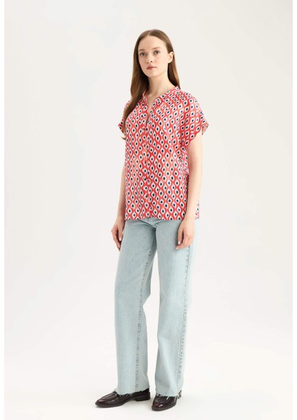 Regular Fit Apaş Yaka Desenli Kısa Kollu Gömlek