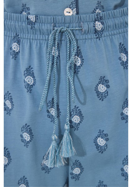 Gömlek Yaka Desenli Capri Pijama Takımı fırsatları