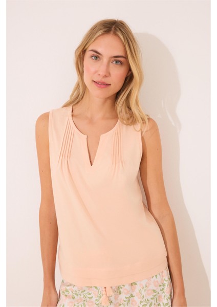 Yaka Detaylı Şortlu Pijama Takımı