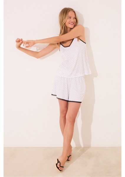 Kadın Beyaz Puantiyeli Şortlu Pijama Takımı