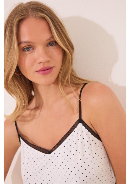 Kadın Beyaz Puantiyeli Şortlu Pijama Takımı fiyatları