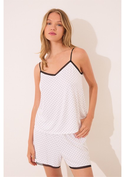 Kadın Beyaz Puantiyeli Şortlu Pijama Takımı modelleri