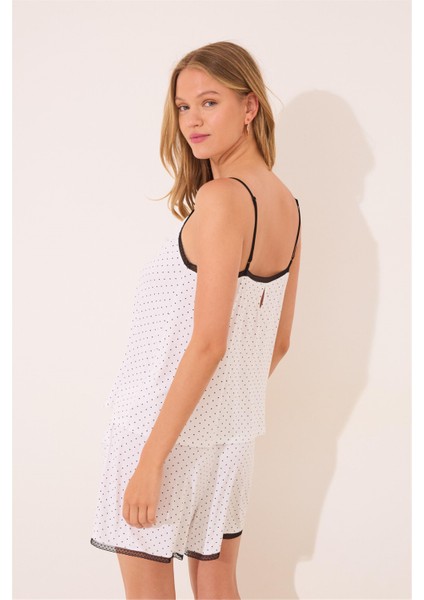 Kadın Beyaz Puantiyeli Şortlu Pijama Takımı