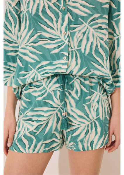 Yaprak Desenli Gömlek Yaka Şortlu Pijama Takımı fırsatları