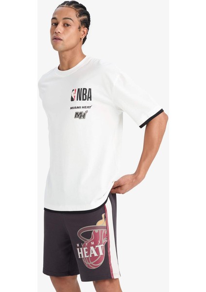 NBA Miami Heat Oversize Geniş Kalıp Bisiklet Yaka Sırt Baskılı Kısa Kollu Tişört D9866AX25SP