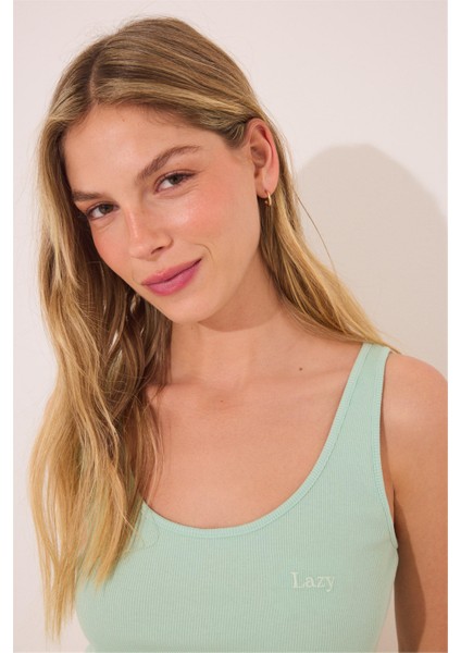 Yeşil U Yaka Şortlu Pijama Takımı fiyatları