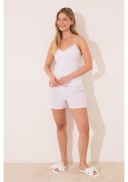 Dantel Detaylı Askılı Şortlu Pijama Takımı indirimleri