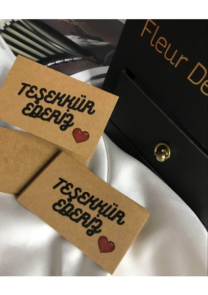 Kırmızı Kalp Teşekkür Ederiz Tebrik Kartı E Ticaret Hediye Kartı Müşteri Memnuniyeti Card 8x5 Cm- 20 Adet fiyatları