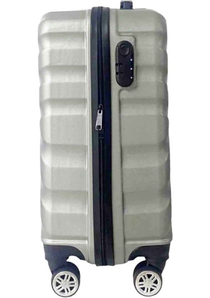 031-26 Plastik Büyük Boy Valiz modelleri