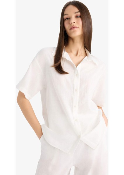 Oversize Geniş Kalıp Basic Düz Beyaz Kısa Kollu Gömlek A9135AX25SM