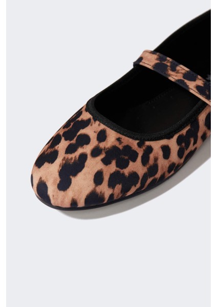 Kadın Leopar Desenli Tek Bantlı Düz Taban Babet