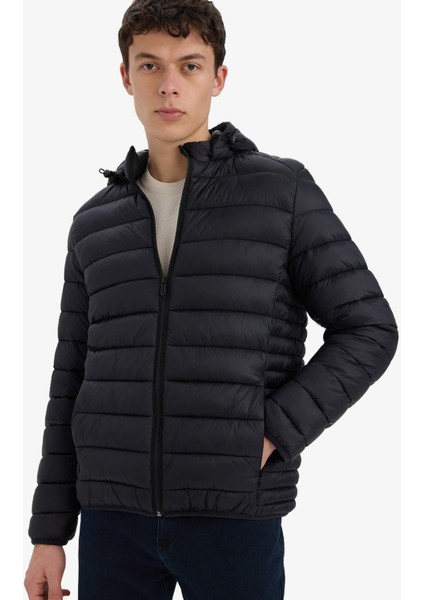 Su İtici Slim Fit Dar Kesim İç Cep Detaylı Kapüşonlu Fermuarlı Cepli Şişme Mont N4661AZ25AU