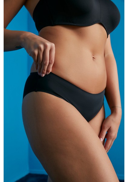 Siyah Light Slip Külot