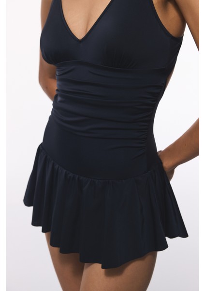 Siyah Etekli Çıkarılabilir Kaplı Mayo