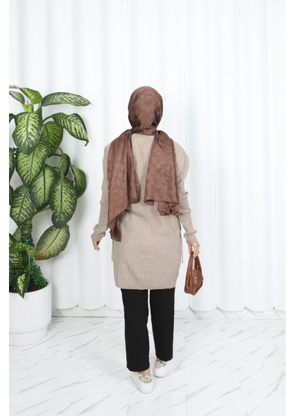 Kuşgözü Detaylı Bağcıklı Hırka fırsatları