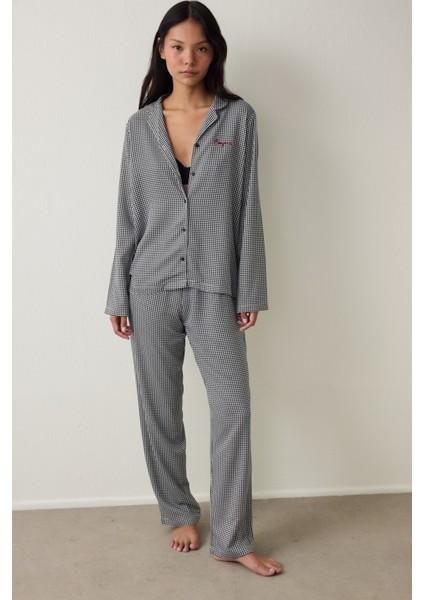 Siyah Bonjour Ekoseli Nakış Detaylı Gömlek Yaka Pijama Takımı