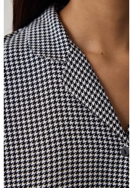 Siyah Bonjour Ekoseli Nakış Detaylı Gömlek Yaka Pijama Takımı