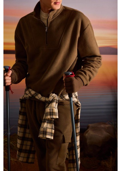 Boxy Fit Dik Yaka Yarım Fermuarlı Polar Sweatshirt E8632AX25WN