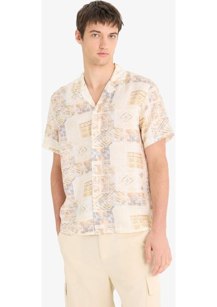 Regular Fit Apaş Yaka Desenli Kısa Kollu Gömlek