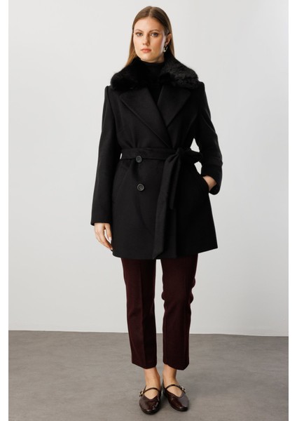 Yakası Kürklü Büyük Beden Kaban 6333-26K fırsatları