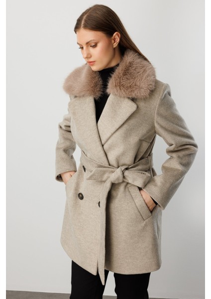 Yakası Kürklü Büyük Beden Kaban 6333-26K fiyatları