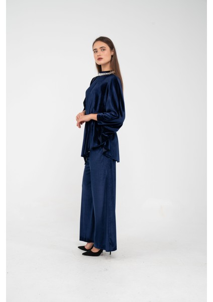 Taş Detaylı Kuşaklı Kadife Takım K8049 modelleri