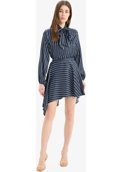 Asimetrik Çizgili Yüksek Bel Saten Mini Etek