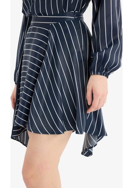 Asimetrik Çizgili Yüksek Bel Saten Mini Etek