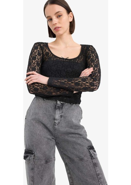 Yuvarlak Yaka Fitted Dantel Uzun Kollu Bluz E7614AX25SP