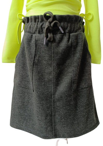 Kız Çocuk Yeşil Kırçıllı Örme Kışlık Etek – Cepli, Bel Lastikli ve Bağcıklı