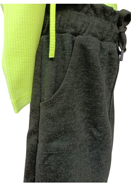 Kız Çocuk Yeşil Kırçıllı Örme Kışlık Etek – Cepli, Bel Lastikli ve Bağcıklı