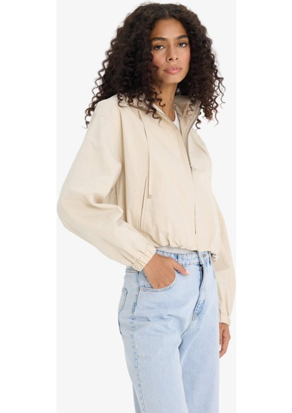 Su Geçirmez Regular Fit Kapüşonlu Fermuarlı Crop Mont