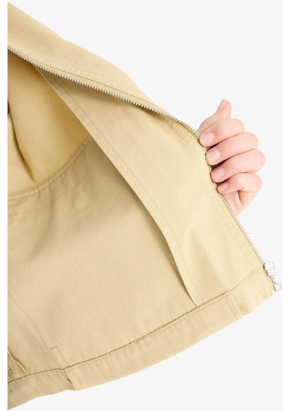 Regular Fit Kontrast Yakalı Fermuarlı Cepli Crop Mont E8598AX25AU