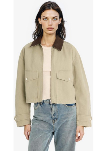 Regular Fit Kontrast Yakalı Fermuarlı Cepli Crop Mont E8598AX25AU