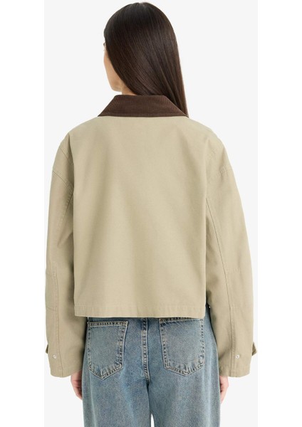 Regular Fit Kontrast Yakalı Fermuarlı Cepli Crop Mont E8598AX25AU