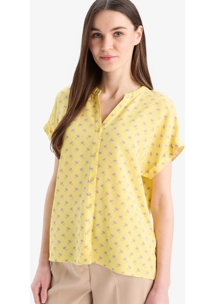 Regular Fit Apaş Yaka Desenli Kısa Kollu Gömlek