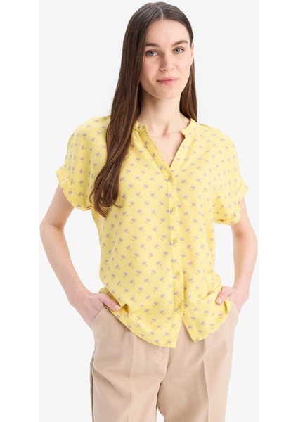 Regular Fit Apaş Yaka Desenli Kısa Kollu Gömlek