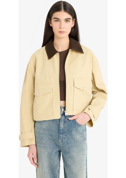 Regular Fit Kontrast Yakalı Fermuarlı Cepli Crop Mont E8598AX25AU