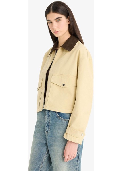 Regular Fit Kontrast Yakalı Fermuarlı Cepli Crop Mont E8598AX25AU