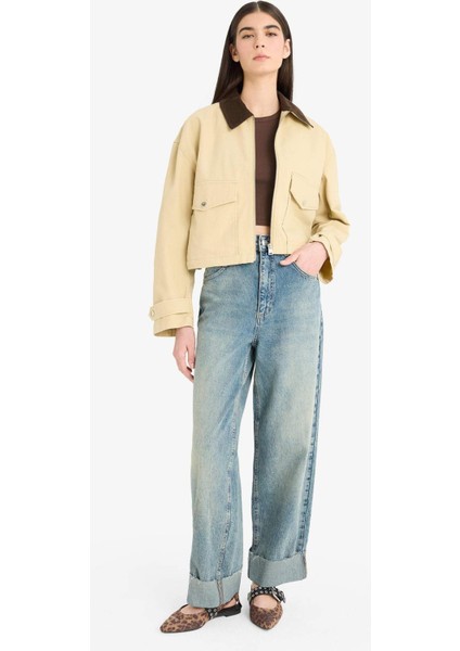 Regular Fit Kontrast Yakalı Fermuarlı Cepli Crop Mont E8598AX25AU