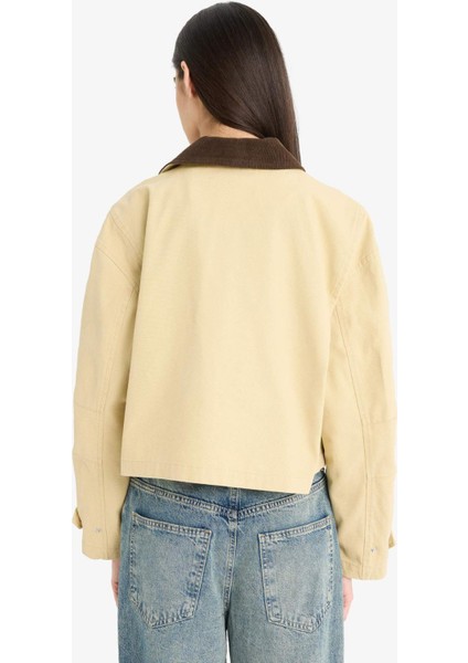 Regular Fit Kontrast Yakalı Fermuarlı Cepli Crop Mont E8598AX25AU