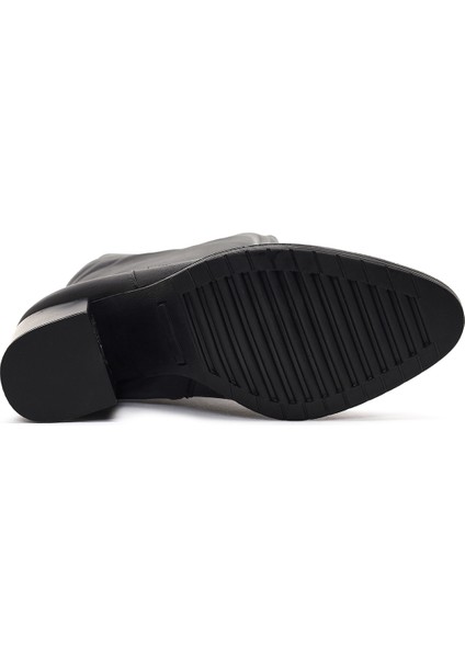 Kadın Siyah Fermuarlı Kalın Topuklu Deri Çizme 25WFD240118