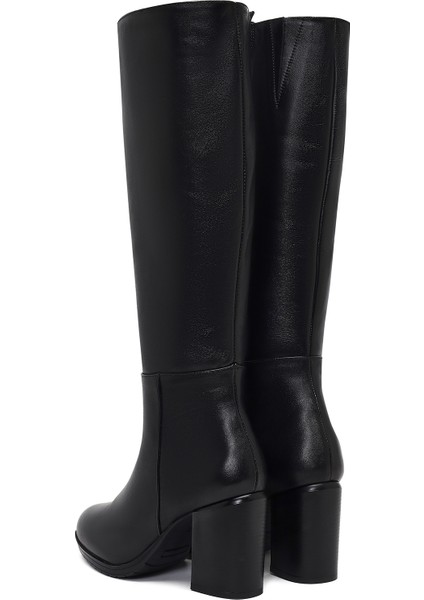 Kadın Siyah Fermuarlı Kalın Topuklu Deri Çizme 25WFD240118