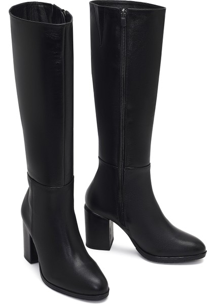 Kadın Siyah Fermuarlı Kalın Topuklu Deri Çizme 25WFD240118