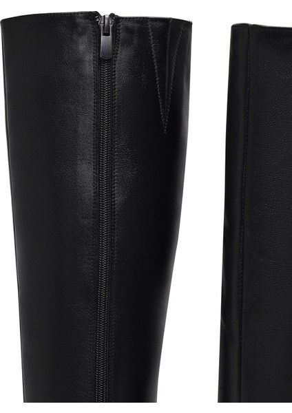 Kadın Siyah Fermuarlı Kalın Topuklu Deri Çizme 25WFD240118