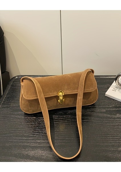 Noria Tek Omuz Askılı Süet Özel Kilit Sistemli Kadın Baget El Kol Omuz Çantası modelleri