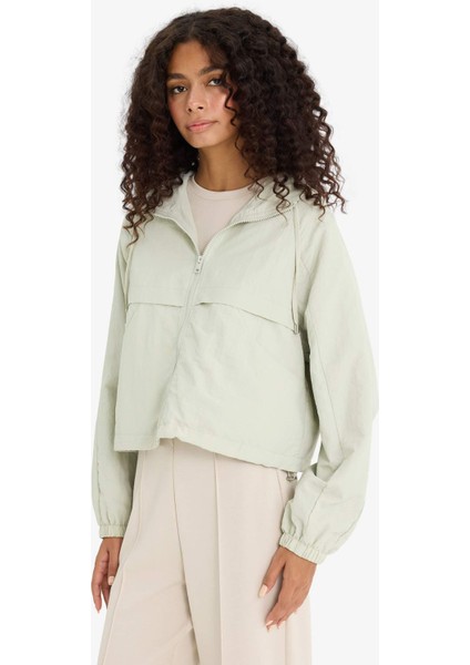 Regular Fit Kapüşonlu Fermuarlı Crop Yağmurluk E8546AX25AU