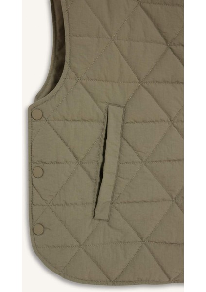 Relax Fit Kapüşonlu Kapitoneli Fermuarlı Yelek E8588AX25AU